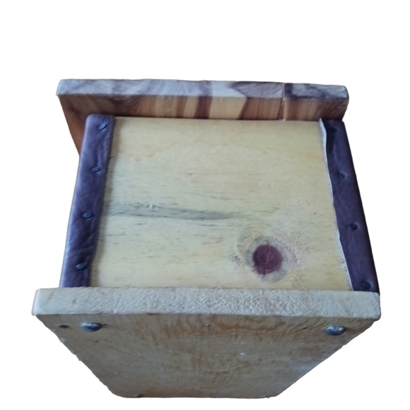 Vintage Handcrafted Small Jewelry Box/Chest - Picture 7 of 12